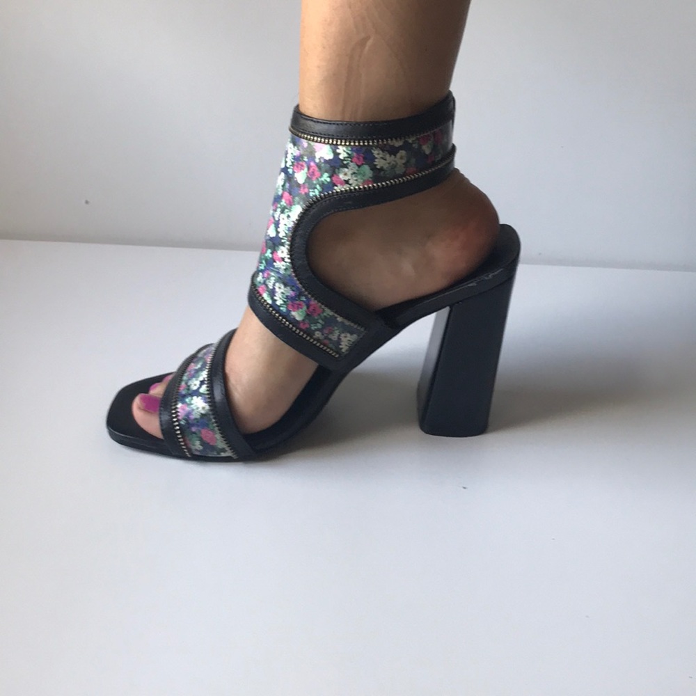 Rebecca Minkoff high heel sandal 7.5 - Picture 4 of 7